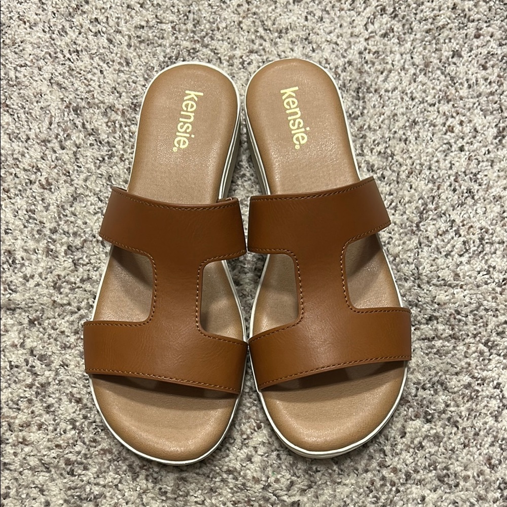 Kensie | Brown Sandals